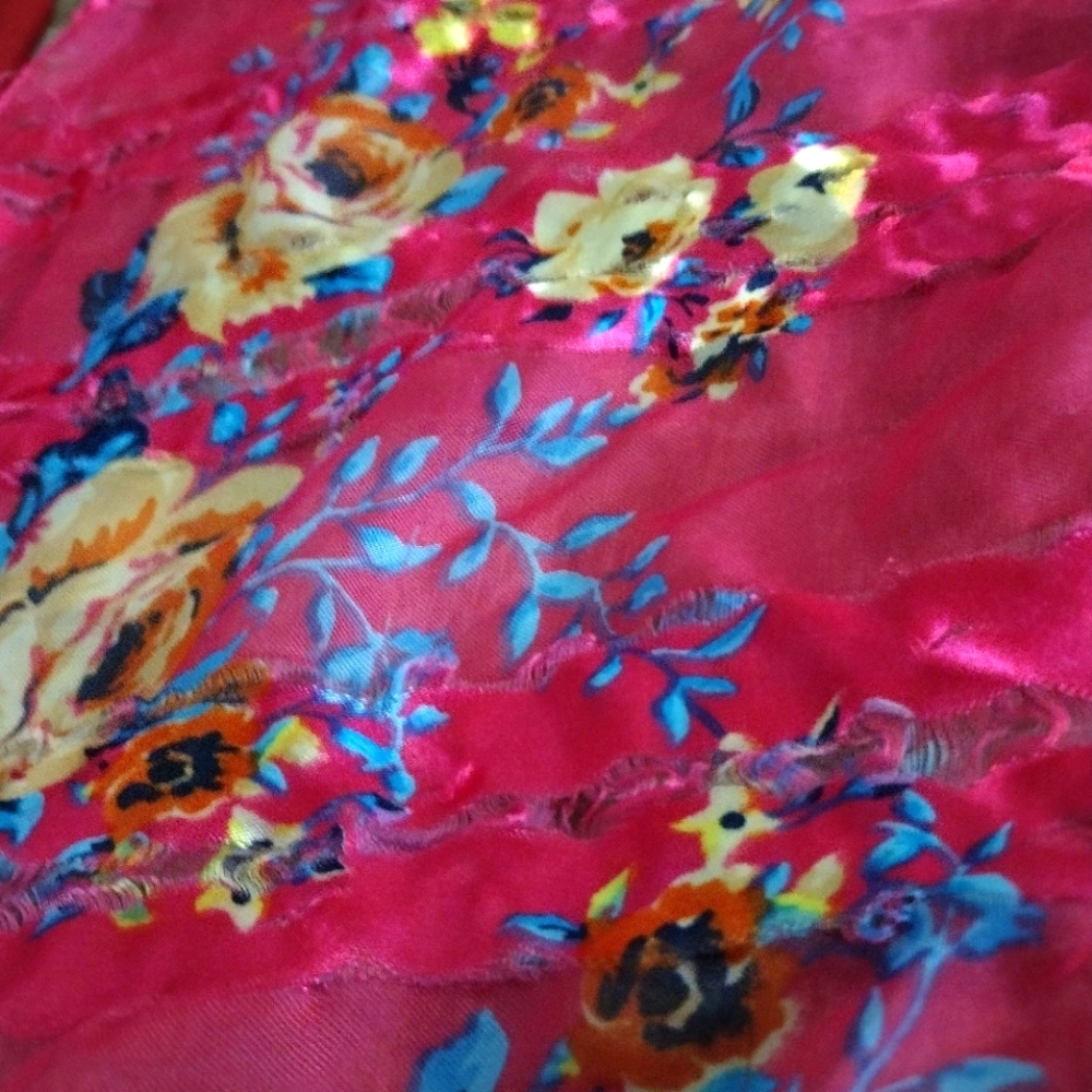 Flower pattern silk scarf